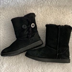 Women’s black leather button close boots size 8